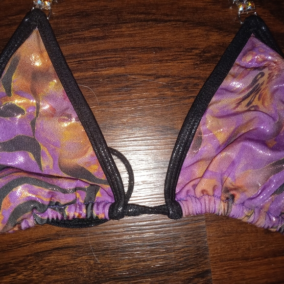 Bikini - Picture 3 of 3